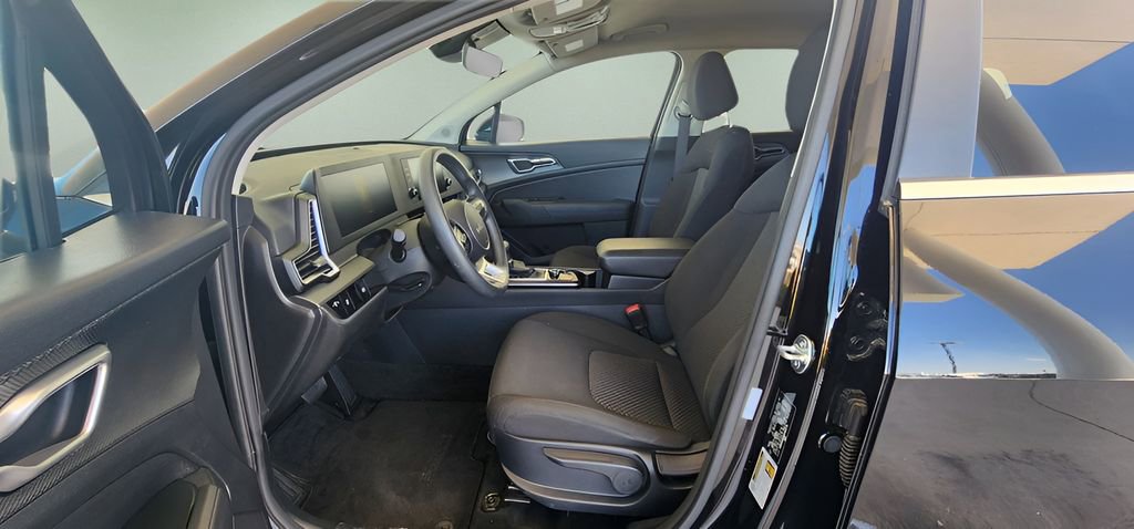 Used 2024 Kia Sportage LX FWD image 15