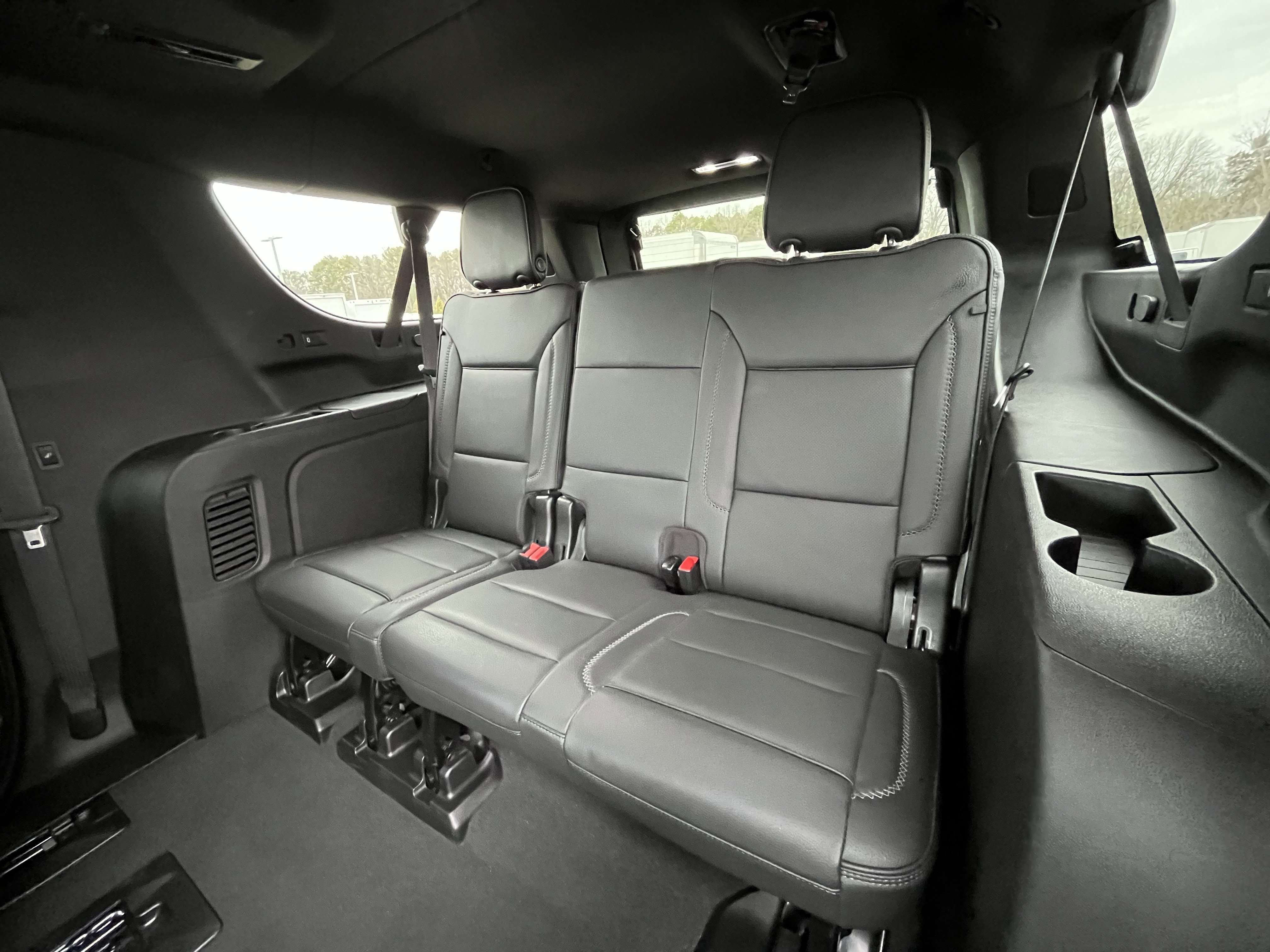 Used 2024 GMC Yukon XL Denali w/ Advanced Technology Package image 28