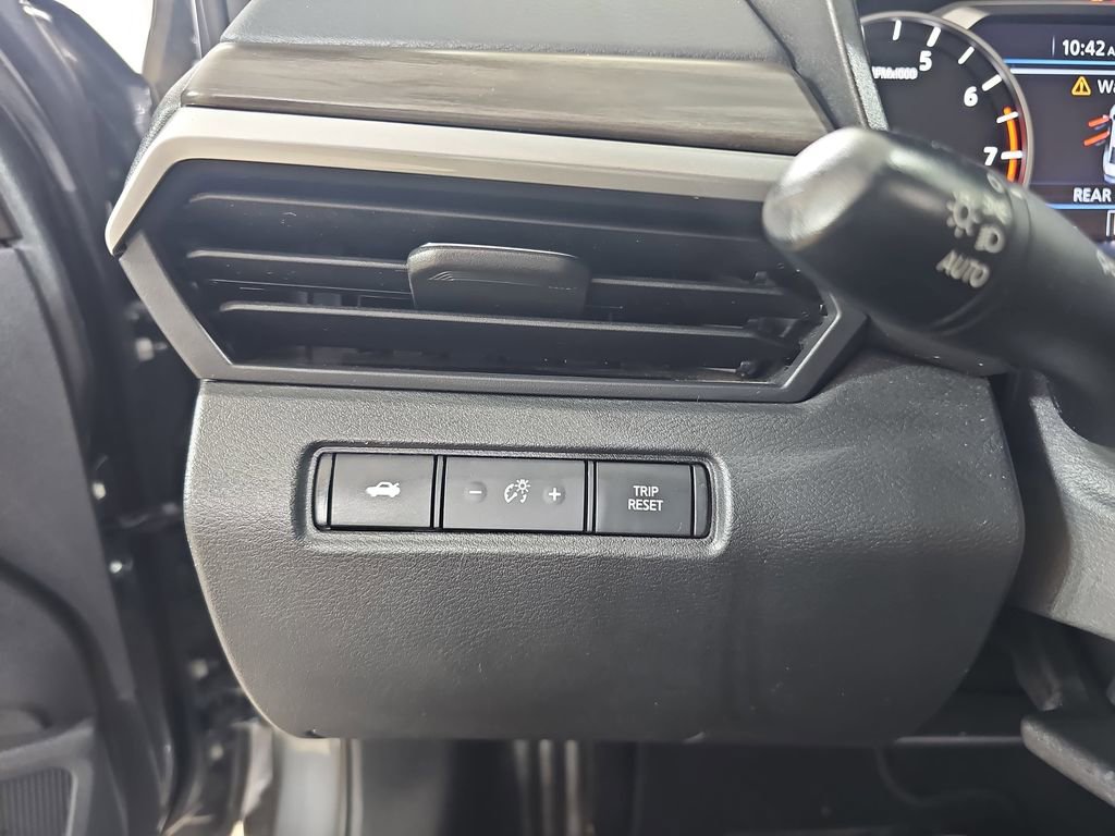 Used 2025 Nissan Altima 2.5 SV FWD image 30