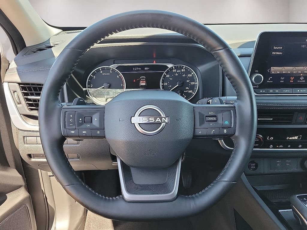 Used 2025 Nissan Rogue SV w/ SV Premium Package AWD/4WD image 19