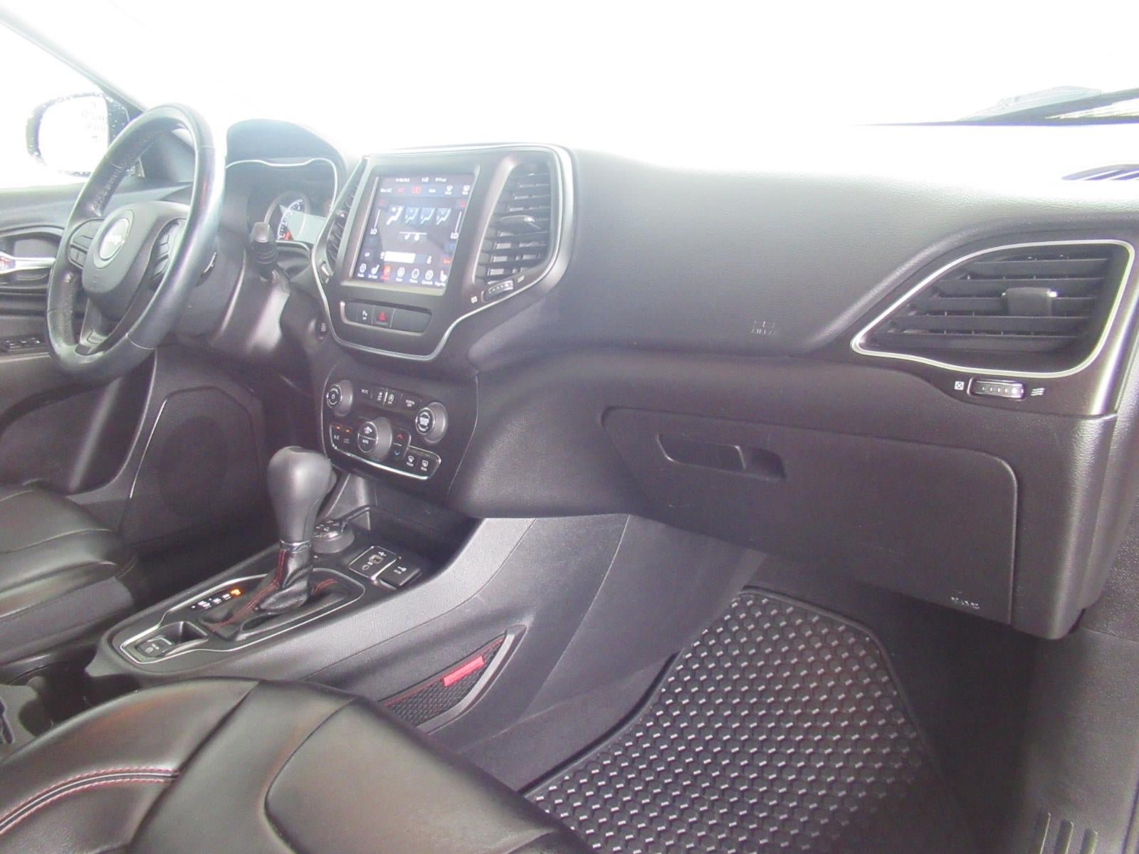 Used 2019 Jeep Cherokee Trailhawk w/ Comfort/Convenience Group AWD/4WD image 11