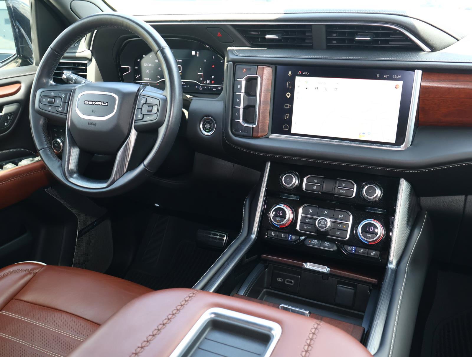 Used 2023 GMC Yukon XL Denali Ultimate AWD/4WD image 12