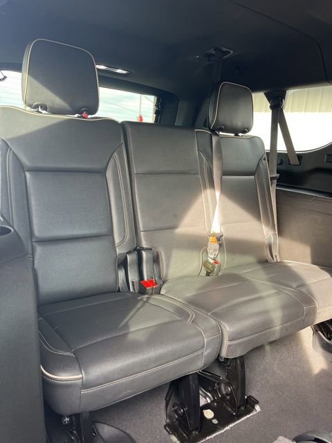 Used 2023 Chevrolet Suburban Premier AWD/4WD image 34