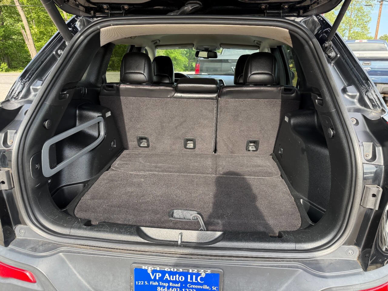 Used 2017 Jeep Cherokee Trailhawk AWD/4WD image 32