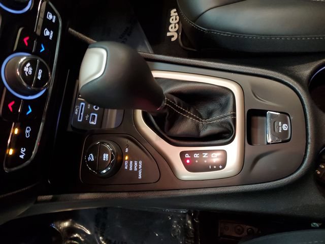 Used 2018 Jeep Cherokee Limited w/ Technology Group AWD/4WD image 25