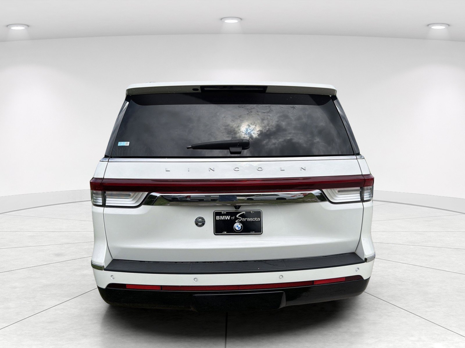 Used 2023 Lincoln Navigator Reserve AWD/4WD image 5