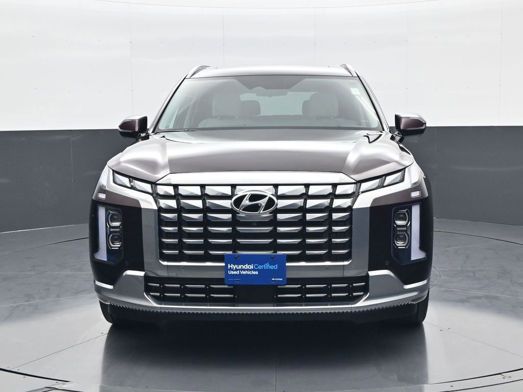 Used 2023 Hyundai Palisade Calligraphy image 2