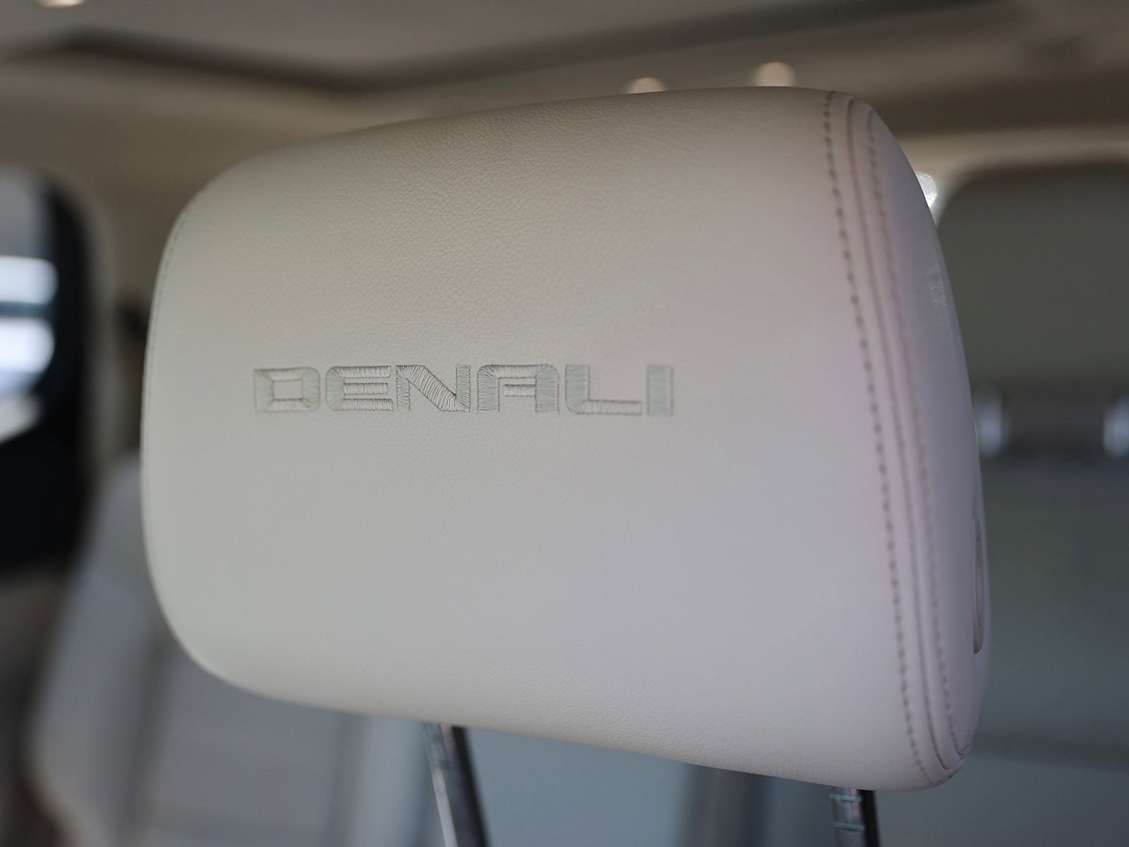 Used 2020 GMC Acadia Denali w/ LPO, Floor Liner Package AWD/4WD image 22