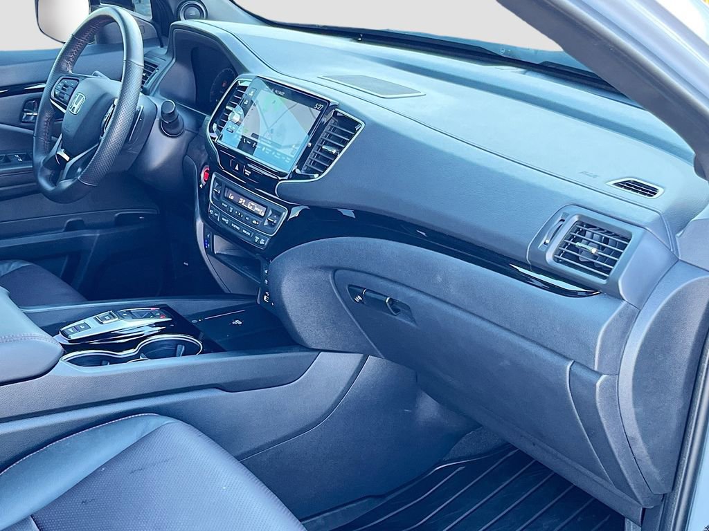 Used 2025 Honda Ridgeline Black Edition image 30
