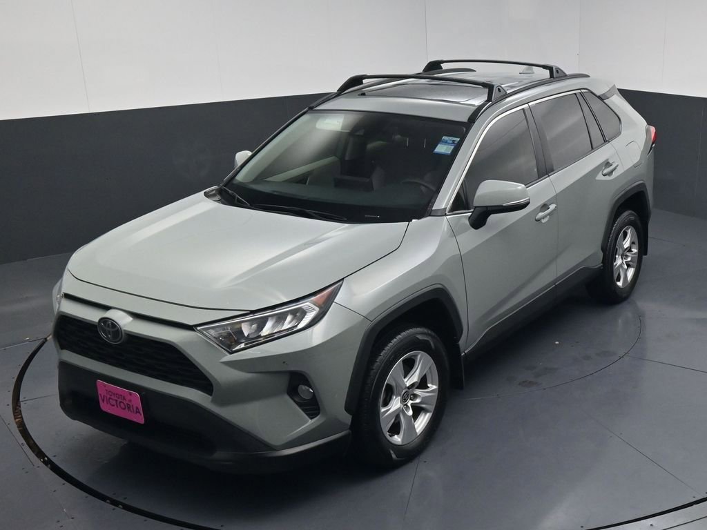 Used 2021 Toyota RAV4 XLE w/ Convenience Package FWD image 16