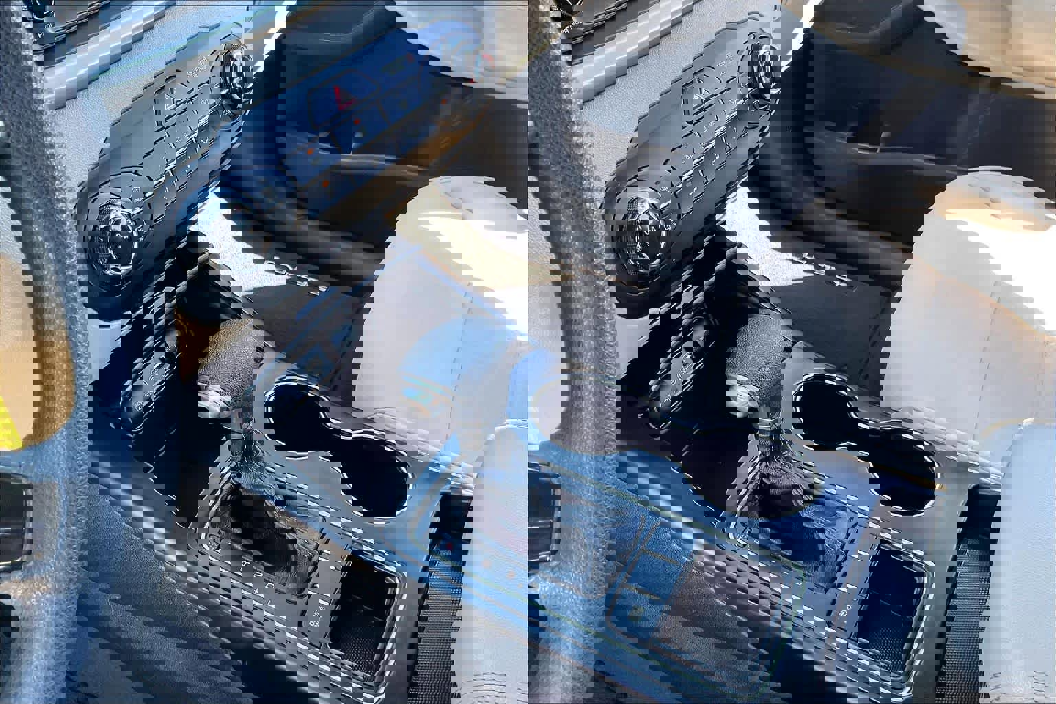 Used 2019 Kia Sorento LX image 16