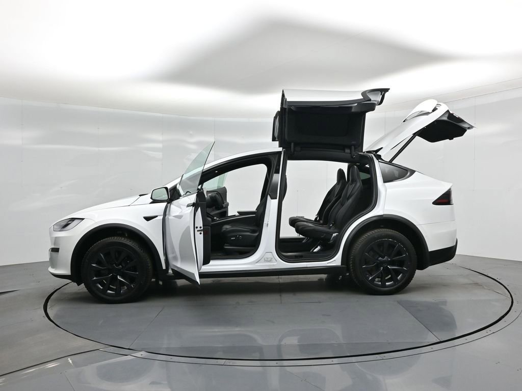 Used 2022 Tesla Model X image 31