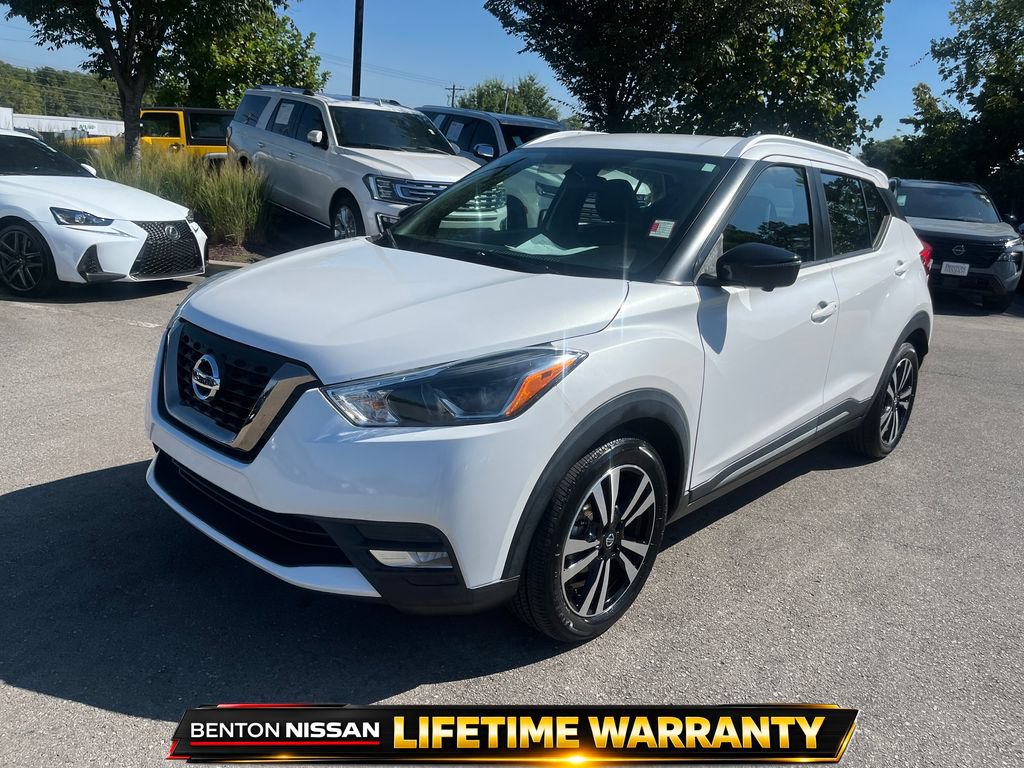 Used 2019 Nissan Kicks SR w/ SR Premium Package FWD image 4