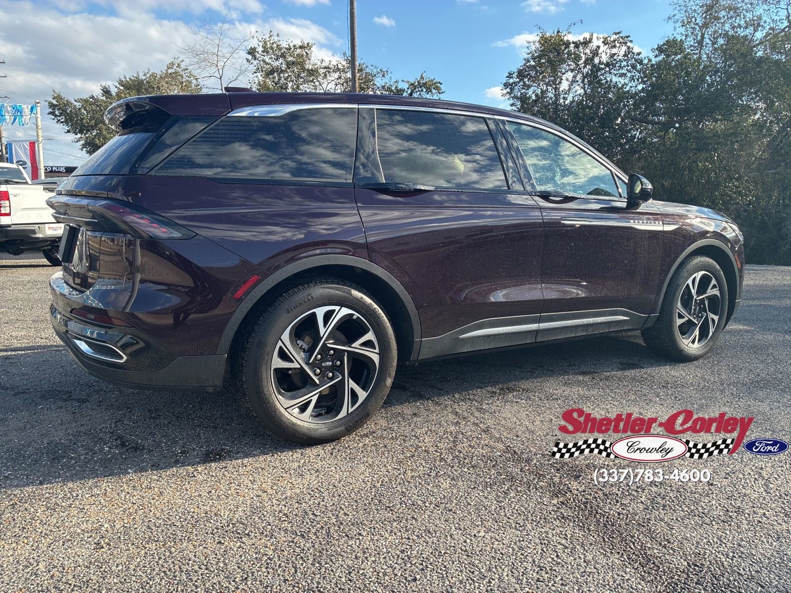 Used 2025 Lincoln Nautilus Premier w/ Equipment Group 102A image 4