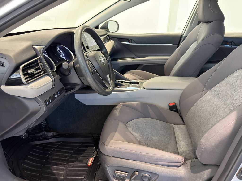 Used 2023 Toyota Camry LE image 11