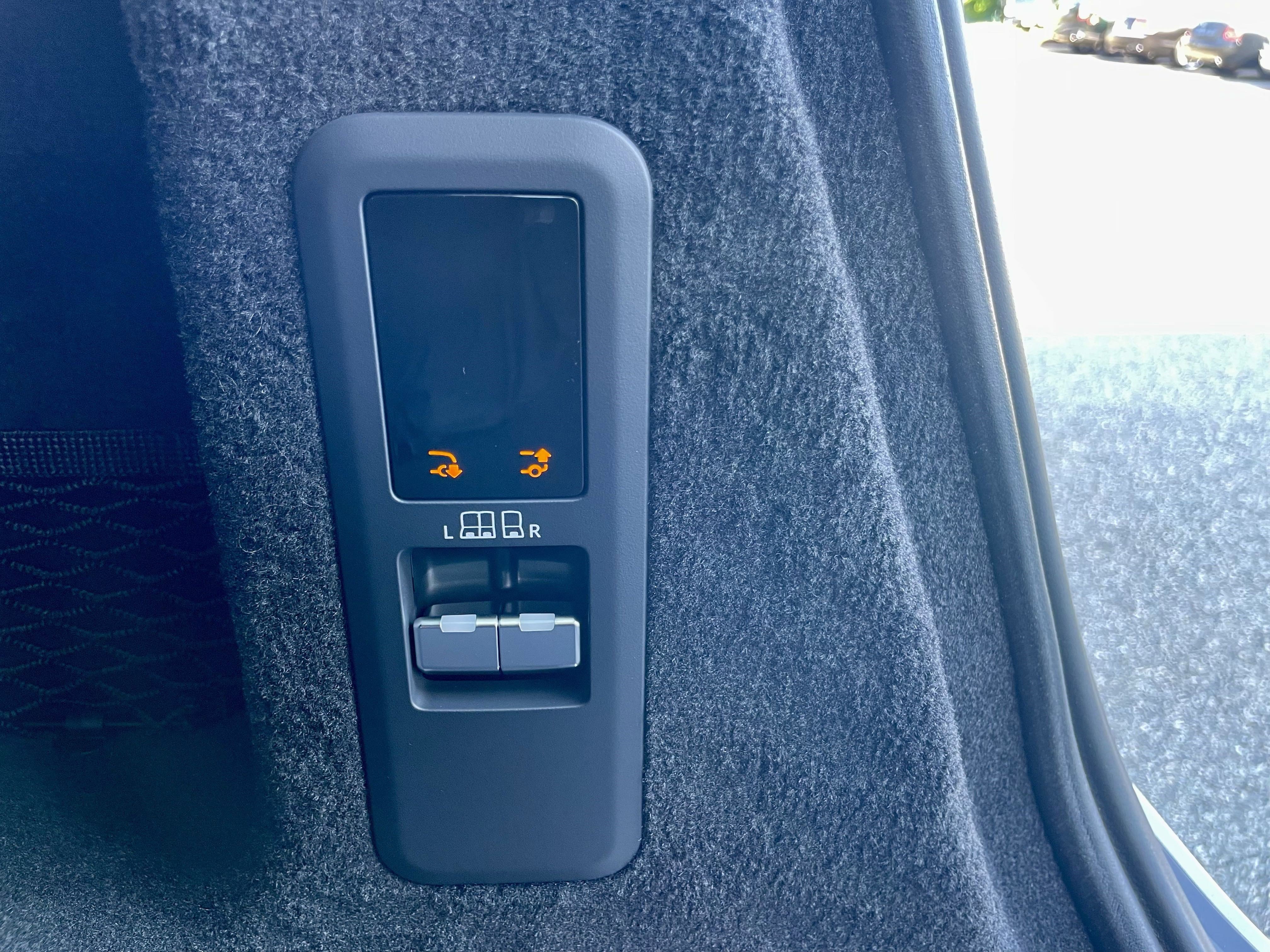 New 2025 Land Rover Range Rover Sport SE image 37