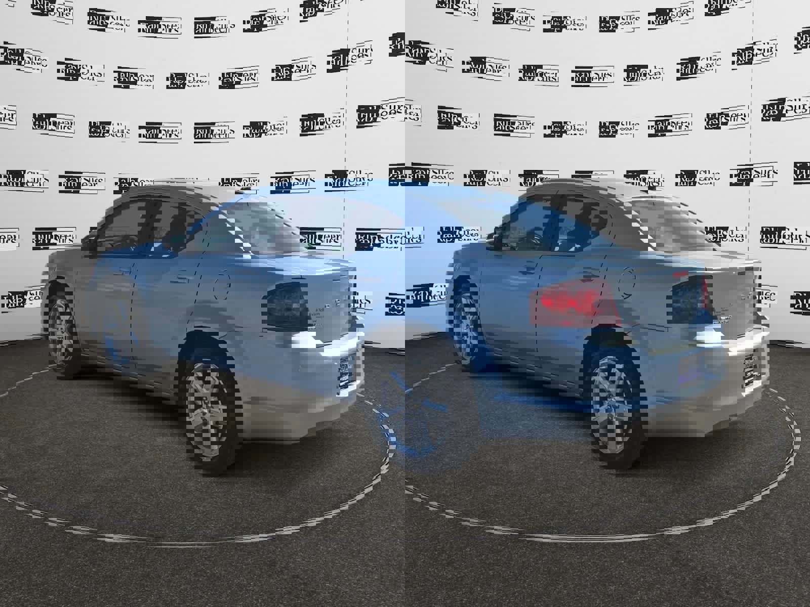 Used 2013 Dodge Avenger SE image 4