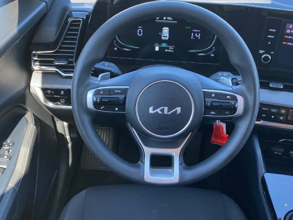 Used 2023 Kia Sportage LX AWD/4WD image 6