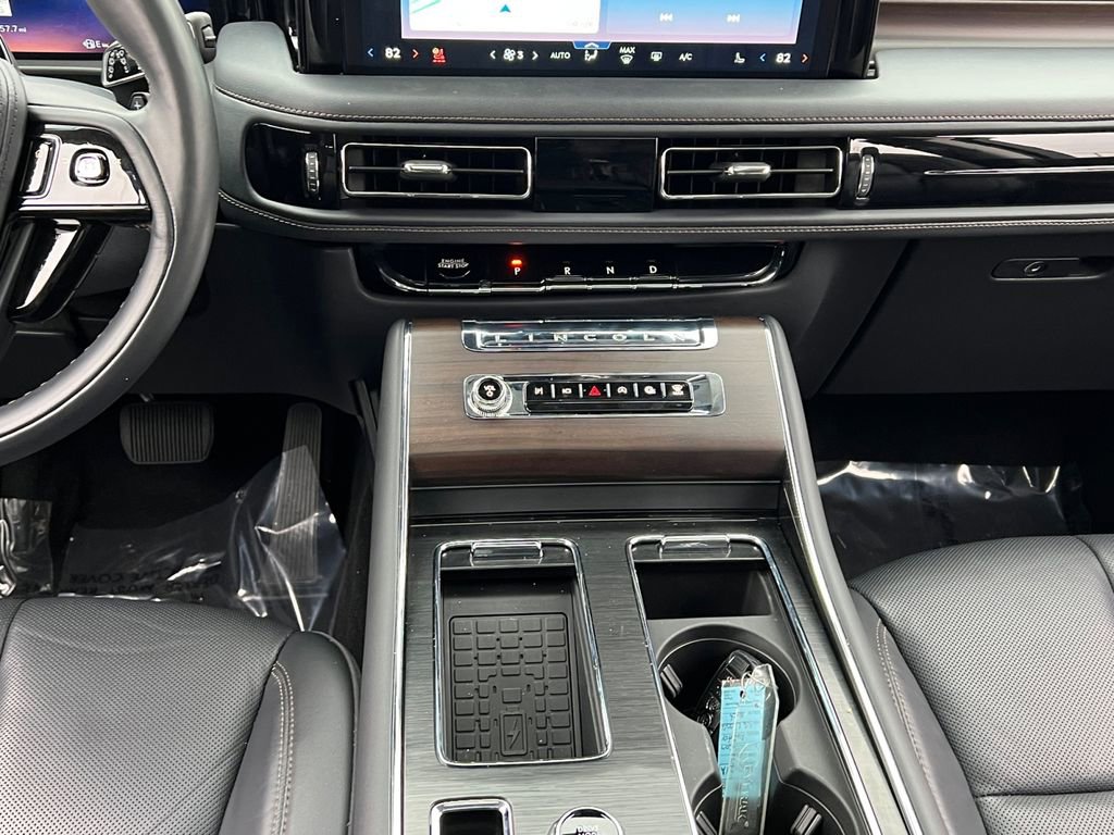 Used 2025 Lincoln Aviator Reserve image 14