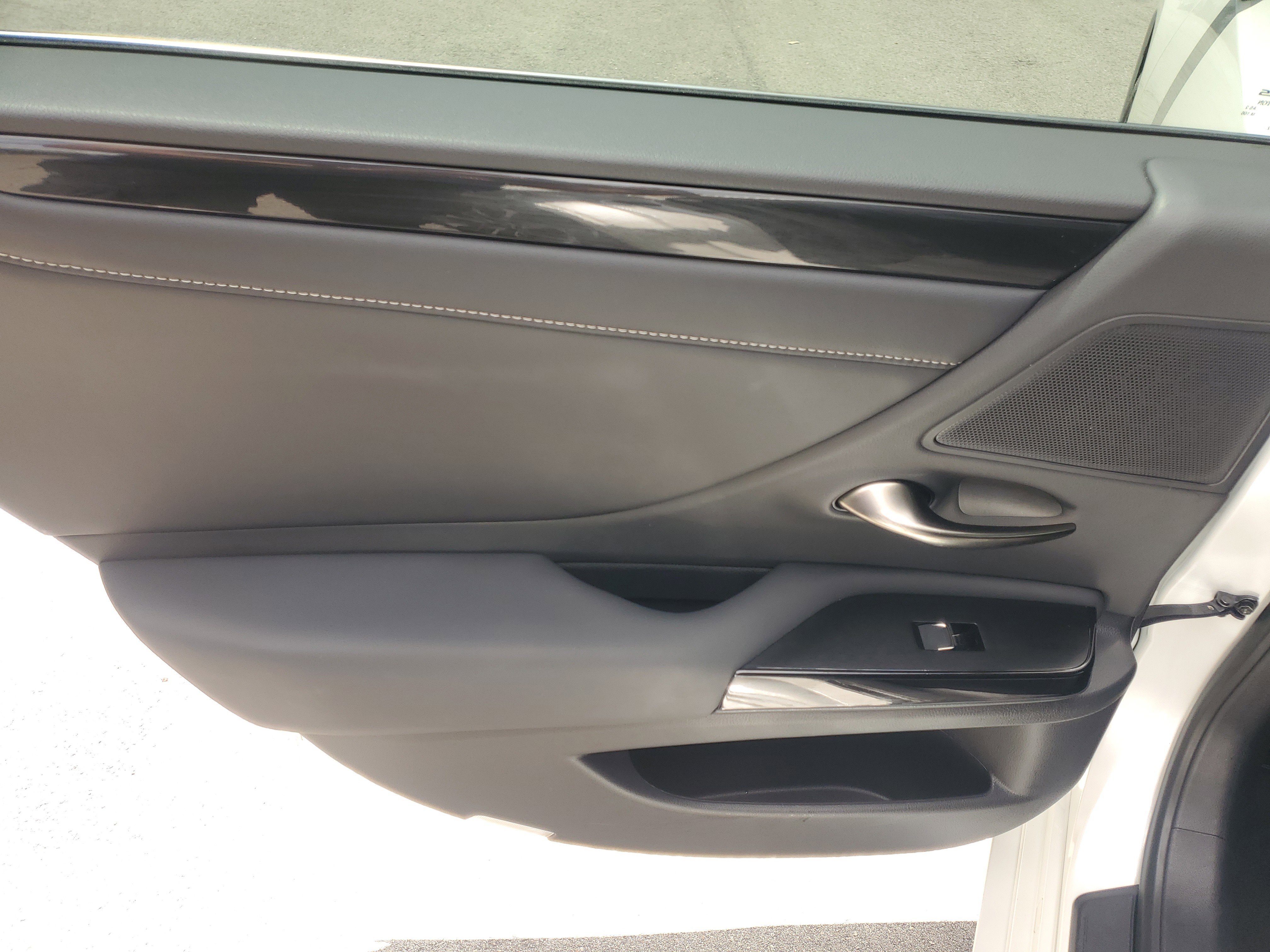 Certified 2023 Lexus ES 350 w/ Accessory Package (Z2) FWD image 13