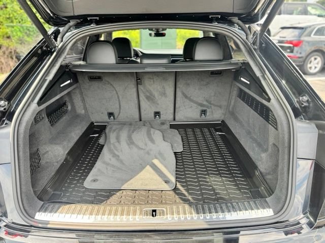 Certified 2022 Audi Q8 Prestige AWD/4WD image 12