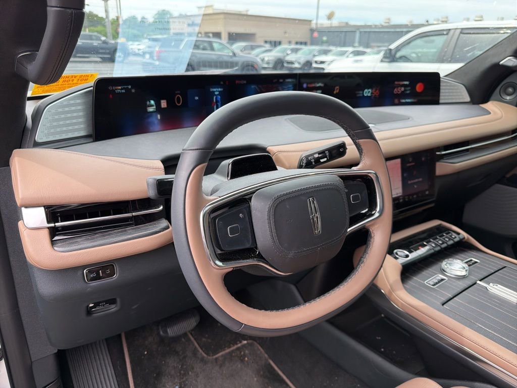Used 2025 Lincoln Navigator Black Label image 20