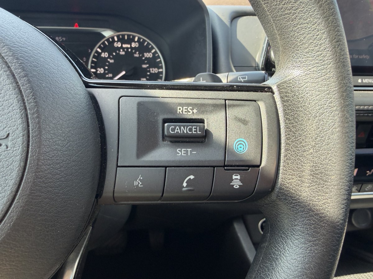 Used 2021 Nissan Rogue SV FWD image 35