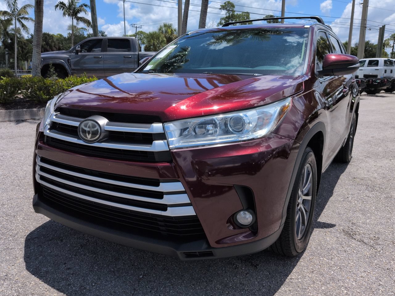Used 2017 Toyota Highlander XLE w/ Carpet Mat Package AWD/4WD image 9