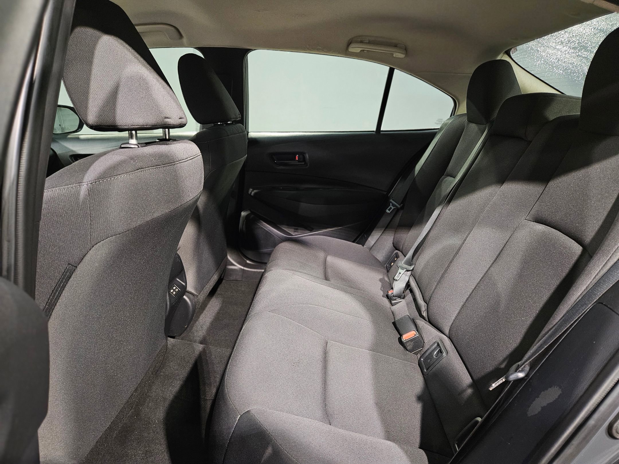 Used 2023 Toyota Corolla LE image 34