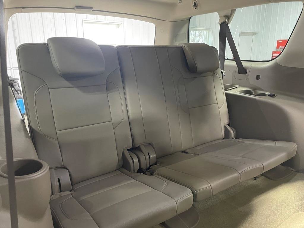 Used 2018 Chevrolet Suburban Premier image 24