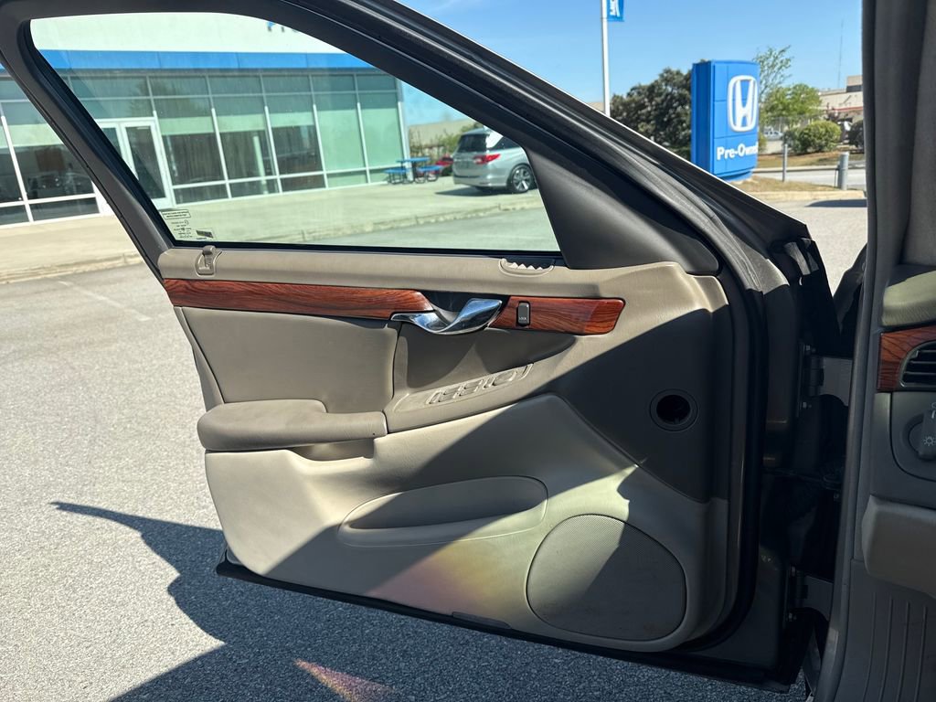 Used 2003 Cadillac De Ville w/ Trunk Convenience Package image 17