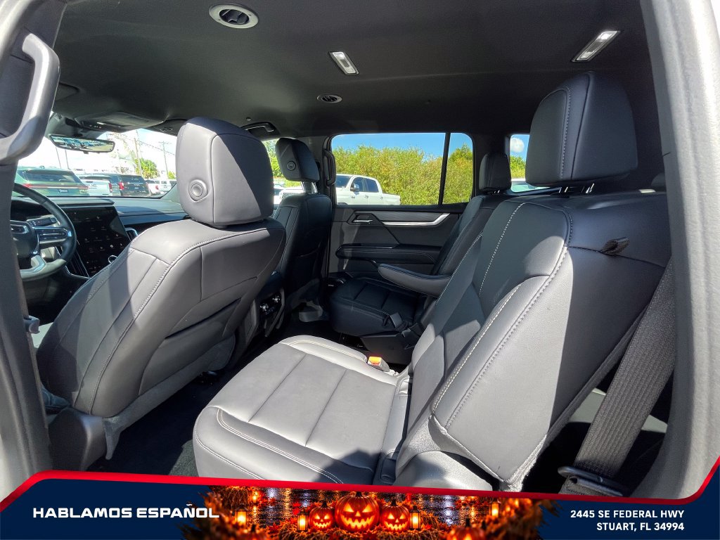 Used 2026 GMC Acadia Elevation w/ Elevation Premium Package FWD image 13