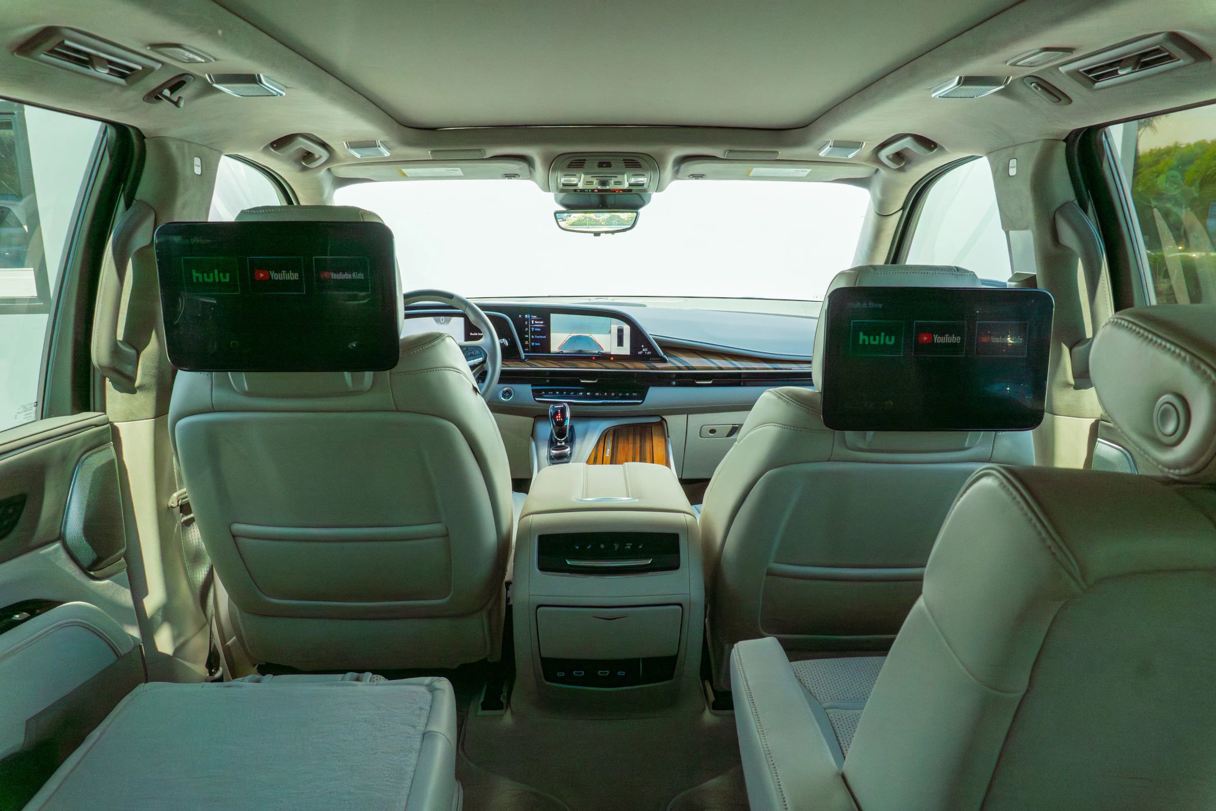 Used 2024 Cadillac Escalade Sport Platinum w/ LPO, ONYX Package image 64