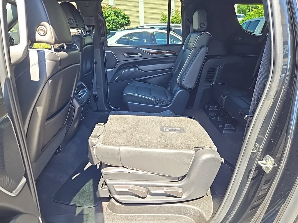Used 2023 Cadillac Escalade ESV Premium Luxury AWD/4WD image 59