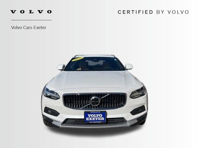 Certified 2025 Volvo V90 B6 Cross Country Ultra w/ Climate Package AWD/4WD image 2