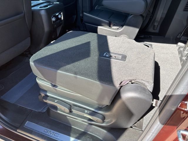Used 2022 GMC Yukon XL SLT w/ SLT Premium Package AWD/4WD image 39