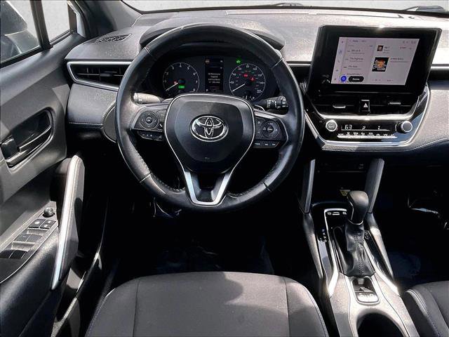 Used 2023 Toyota Corolla Cross SE image 5