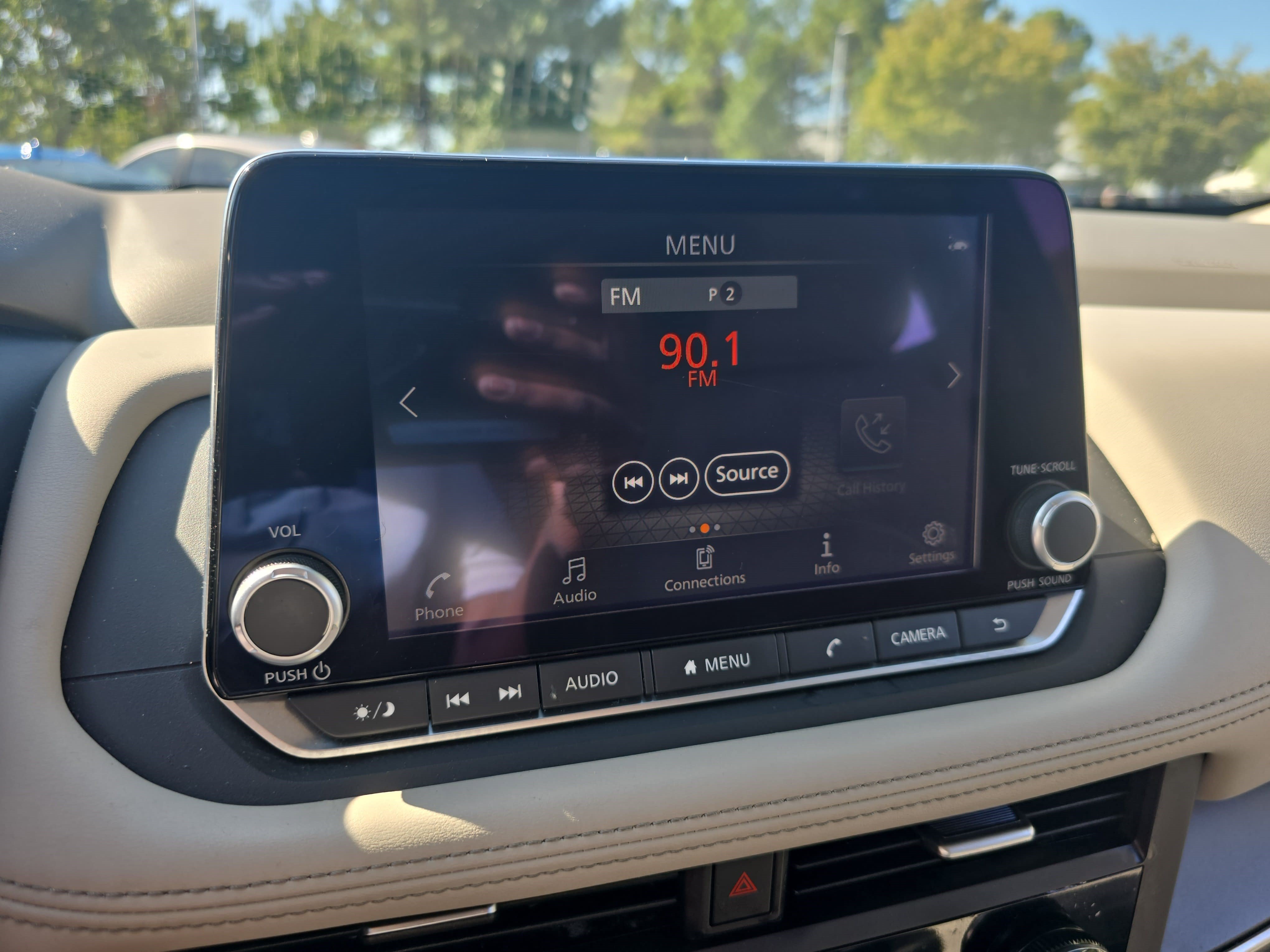 Used 2025 Nissan Rogue SV AWD/4WD image 22