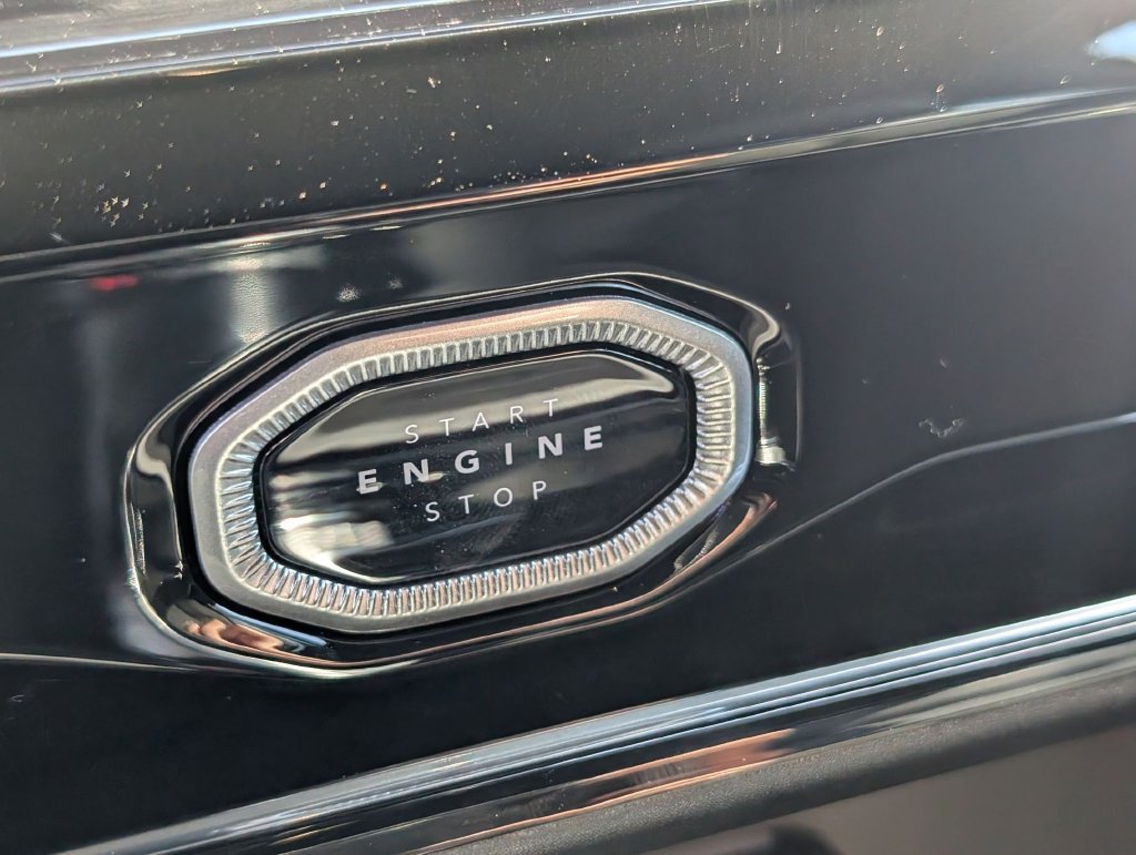 New 2026 Jeep Grand Cherokee Altitude RWD image 21