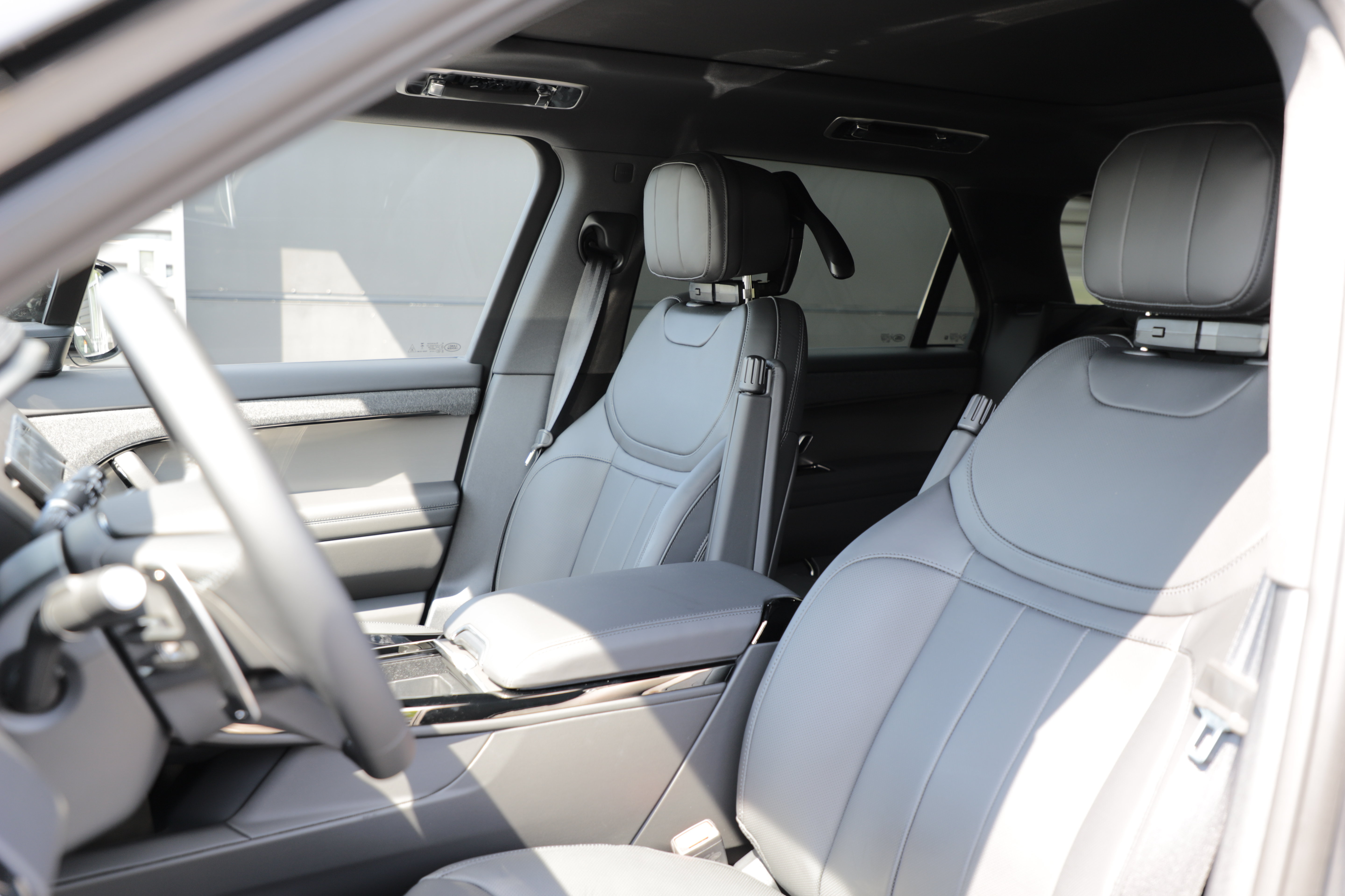 New 2026 Land Rover Range Rover Sport SE AWD/4WD image 21