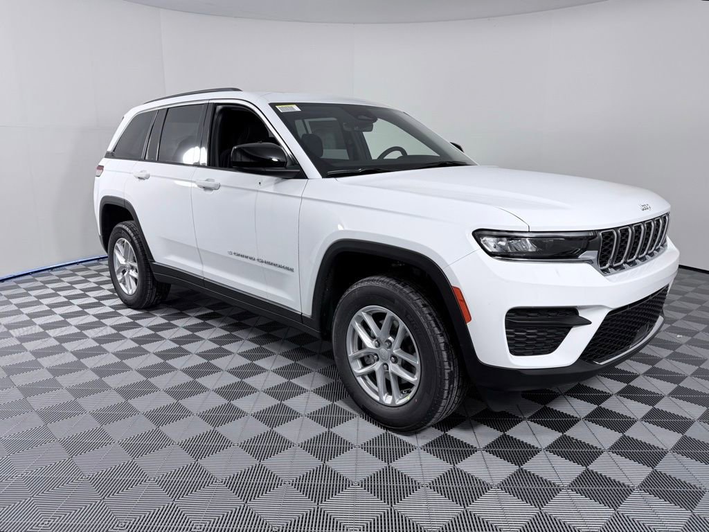 New 2025 Jeep Grand Cherokee Laredo X image 2
