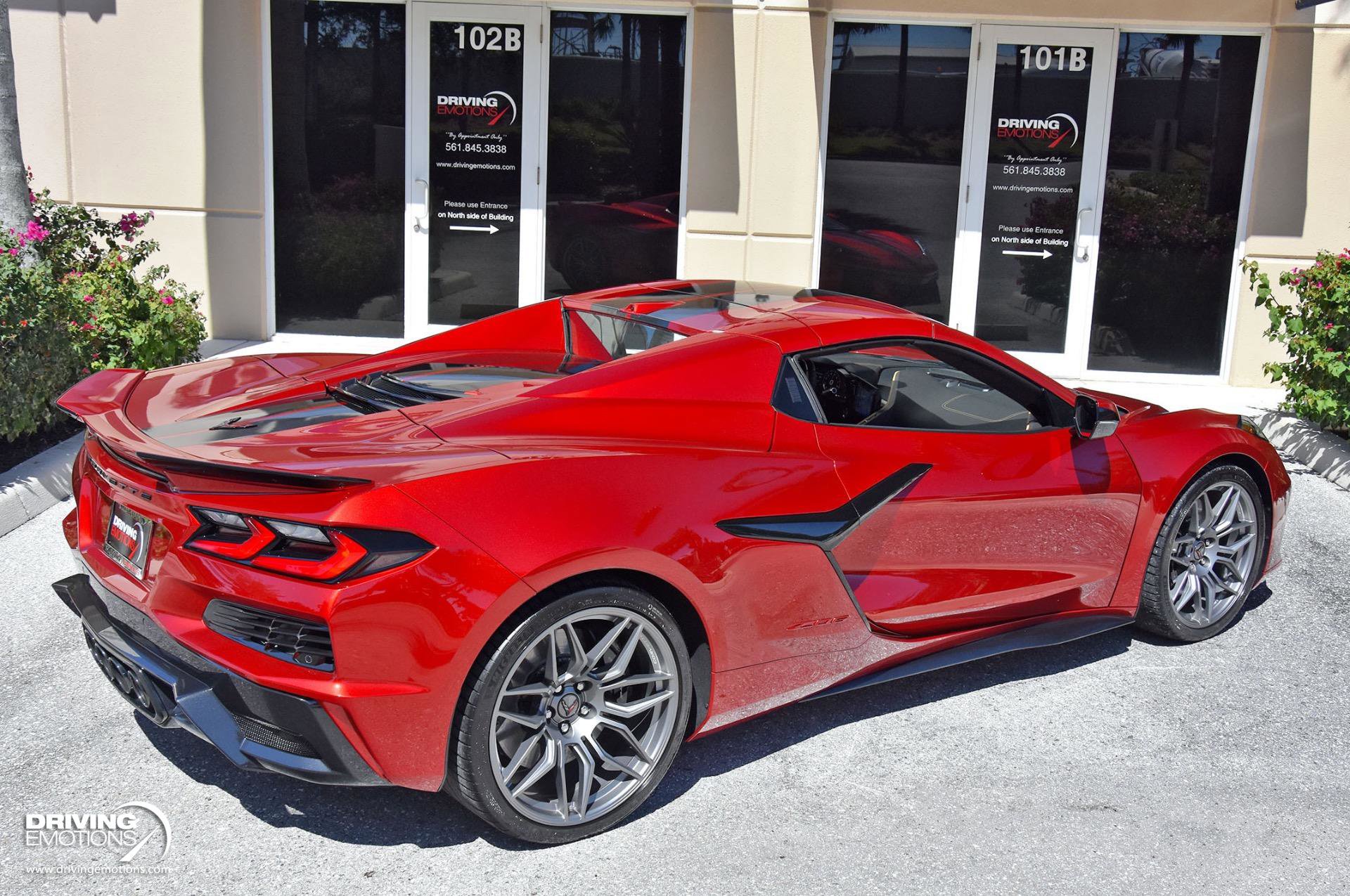 Used 2025 Chevrolet Corvette Z06 w/ Stealth Interior Trim Package RWD image 19