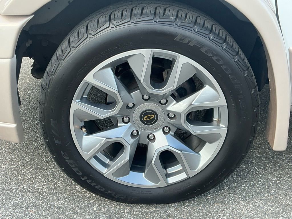 Used 2022 Chevrolet Express 2500 w/ Enhanced Convenience Package image 30
