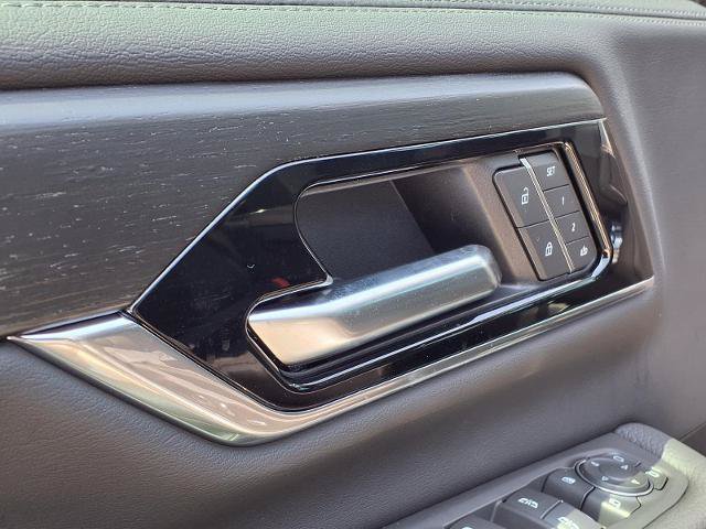 New 2026 GMC Yukon XL Denali w/ Advanced Technology Package RWD image 16