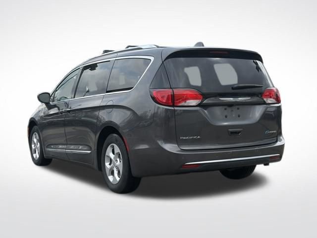 Used 2018 Chrysler Pacifica Touring-L image 14