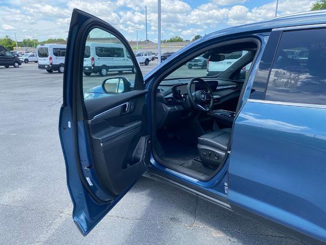 Used 2025 Buick Enclave Preferred FWD image 10