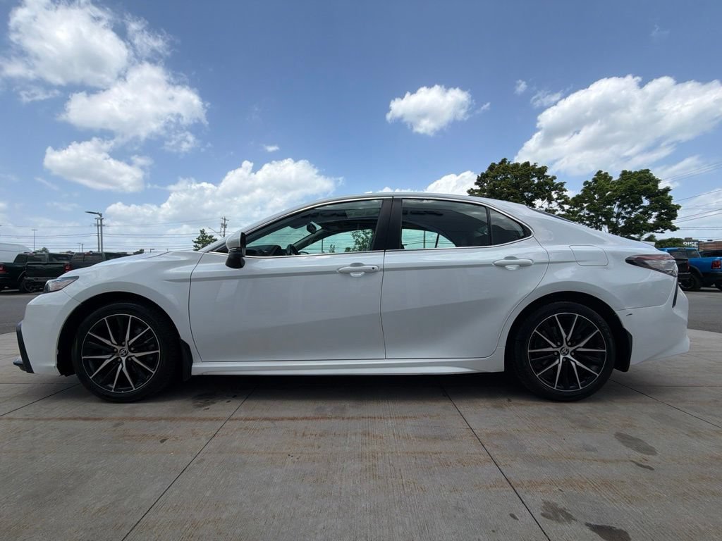 Used 2024 Toyota Camry SE FWD image 10