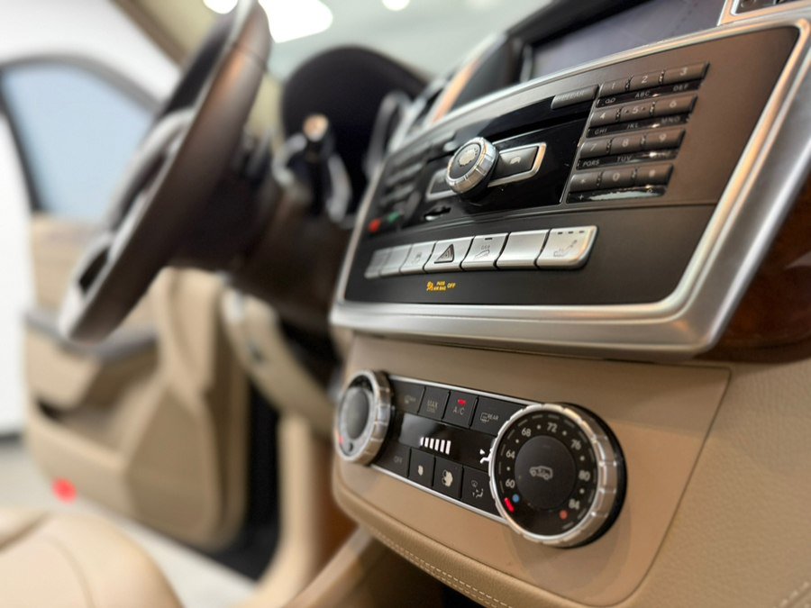 Used 2013 Mercedes-Benz ML 550 4MATIC image 53