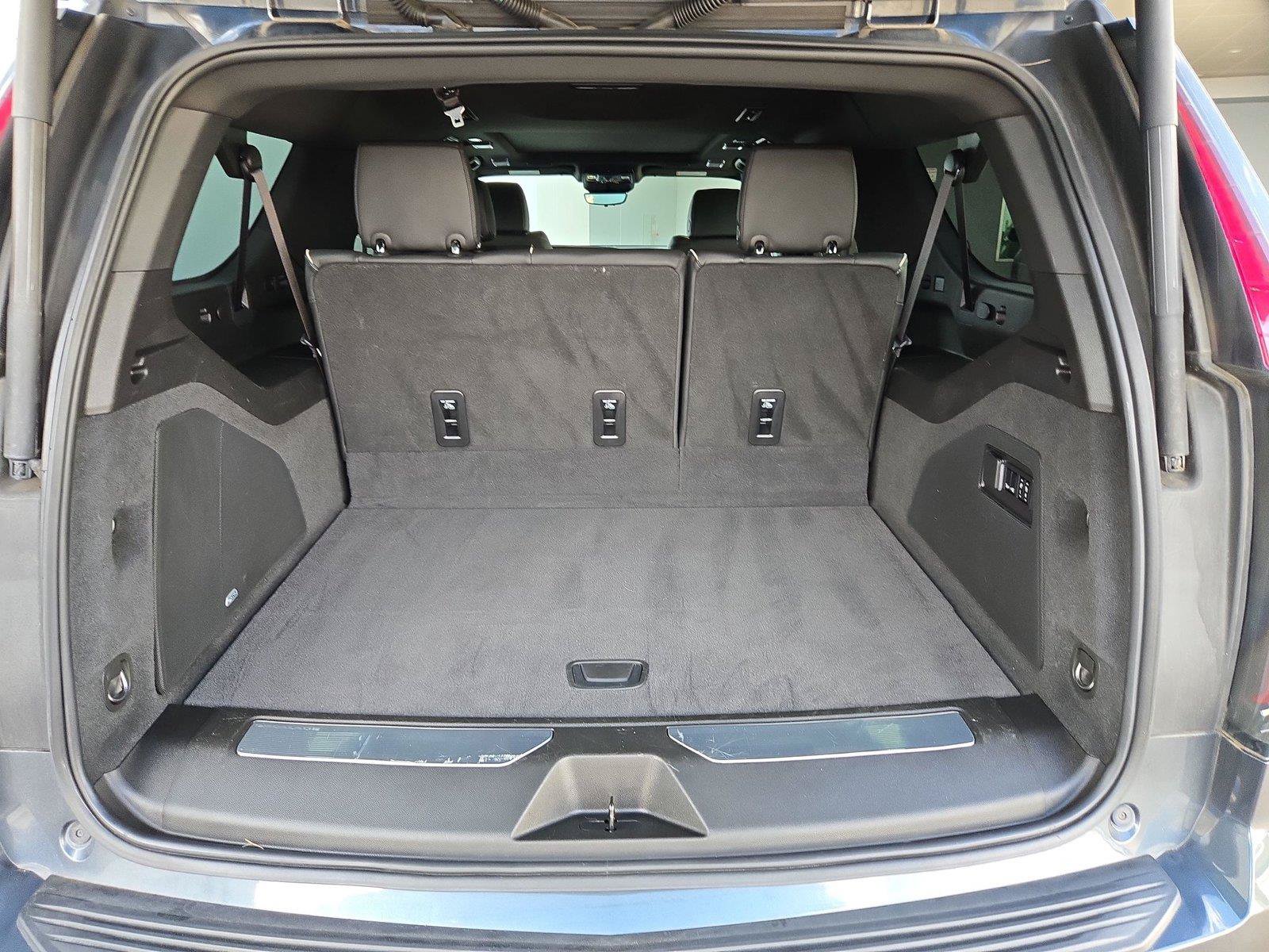 Used 2021 Cadillac Escalade ESV Sport w/ Driver Assist Tech Package RWD image 32