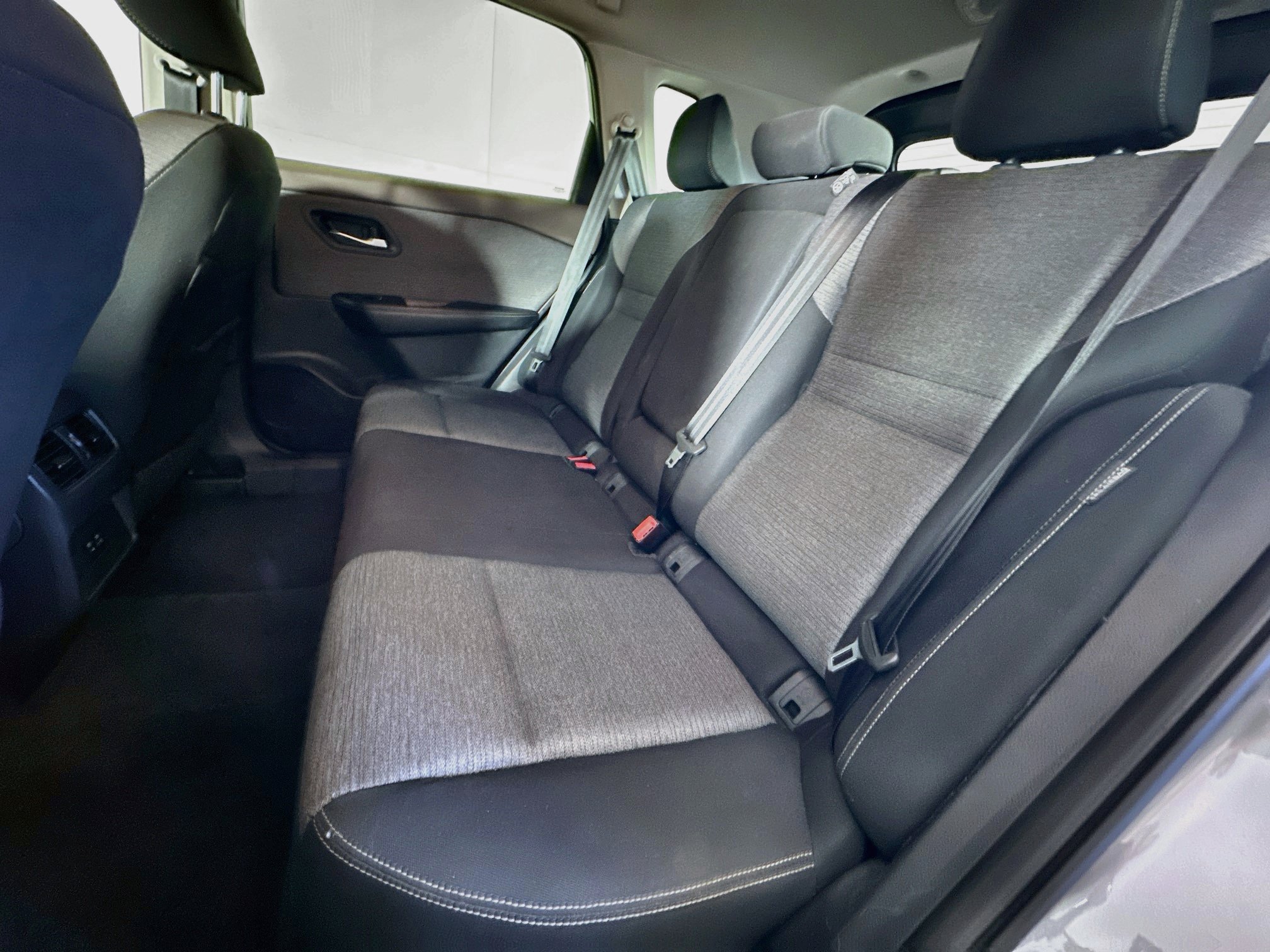 Used 2023 Nissan Rogue SV FWD image 27